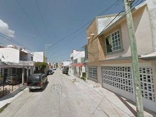 Casa en Col. Maderas, Del Carmen, Campeche. **Remate Bancario**.
