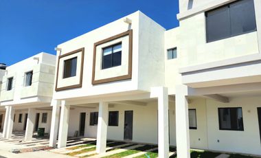 CASA EN VENTA EN AV DE LA LUZ QUERETARO