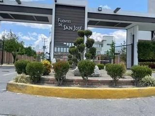 Casa nueva en venta Fuentes de San Jose, 10 minutos Aeropuerto Toluca $2,750,000 Acepto creditos