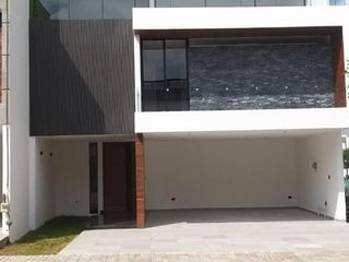 RESIDENCIA EN VENTA EN PUEBLA LOMAS DE ANGELOPOLIS III FRENTE A DISTRITO CASCATA