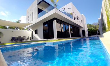 CANCÚN CENTRO CASA EN VENTA SM11 CON ALBERCA