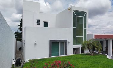 Oportunidad!! Casa en venta en Vista Real Country Club con recámara en Planta Baja