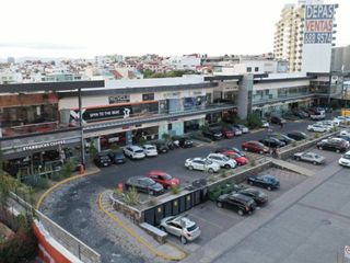 Local 75.64 m2 planta alta en importante Plaza ubicadaen Milenio JF