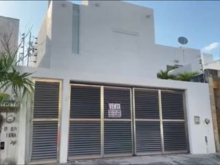 Casa en Venta en Residencial con Seguridad en Cancún, Q. Roo, 3 Recámaras, Terraza y Cocina Equipada