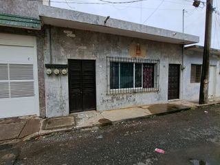 Casa con terreno en venta para remodelar Col. Cristóbal Colón en Veracruz, Ver