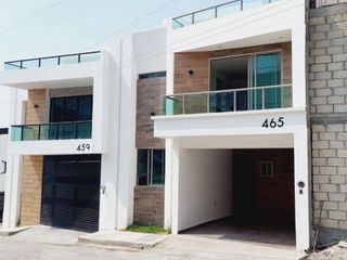 Casa en venta Ubicada en Fraccionamiento  Los Laguitos, Zona norte poniente.