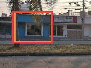Local de 185 m² sobre la Av. Urano, cerca de Juan Pablo ll. Ideal para restaurante