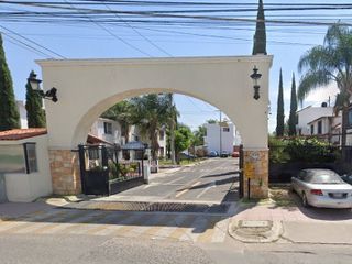 Aproveche Gran Oportunidad de Remate Bancario en Prol. González Gallo 1934, Los Olivos II, San Sebastianito, Tlaquepaque, Jalisco