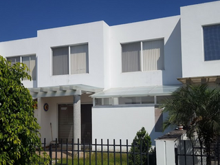 ¡CASA EN VENTA PASEOS DEL BOSQUE, CORREGIDORA QUERÉTARO!