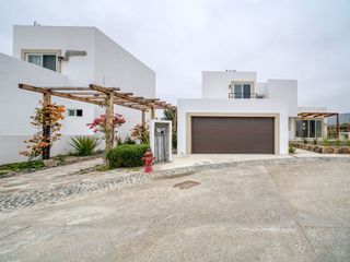 Casa nueva en Villas Punta Piedra con acceso a Playa