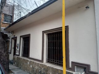 Casa sola en venta en el centro de Monterrey