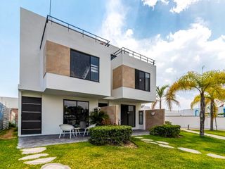 Casas en venta en condominio y amenidades al aire libre en Morelos.