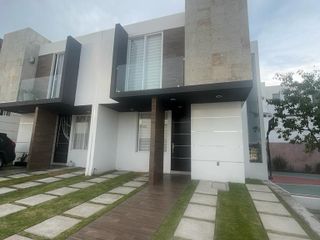 Casa en Venta en San isidro Juriquilla Querétaro