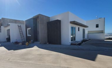 Casa de 1 nivel en venta en privada con acceso a la playa