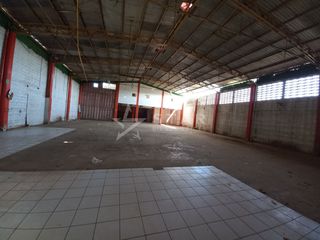 BODEGA CON OFICINAS EN RENACIMIENTO