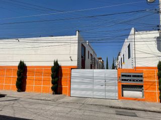Renta casa en pequeñ condominio. Col Granjas Puebla. Periférico y 16 de septiembre