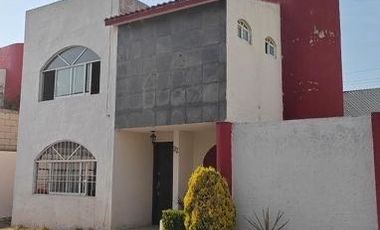 CASA EN VENTA EN PRIVADA SAN MATEO OTZACATIPAN TOLUCA.