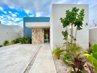 Casa en venta de 1 piso en Conkal, cerca de Mérida | Privada Canaria