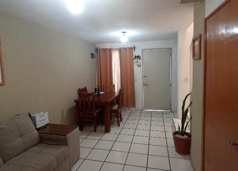 SE REMATA CASA AV. MIGUEL CASTRO SERVIN # 136 ALTARES HERMOSILLO SONORA