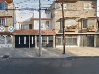 CASA EN REMATE HIPOTECARIO EN SAN JUAN DE ARAGÓN SEXTA SECCIÓN, GUSTAVO A. MADERO. A UN COSTADO DE LA ESTACIÓN 416 ORIENTE DEL METROBÚS.