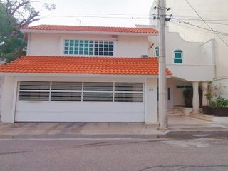 Casa en venta con alberca Fracc Virginia Boca del Río Veracruz