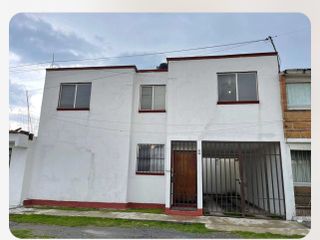 Casa en Renta en Metepec a la vuelta de ARBOL DE LA VIDA  buena ubicación entre av Lázaro Cárdenas y av. Estado de México