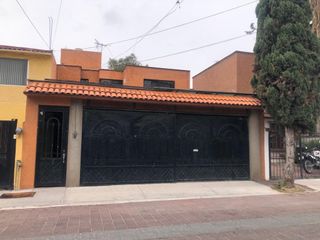 Casa en Renta en Calesa, Querétaro, Querétaro, puede funcionar como oficinas a puerta cerrada
