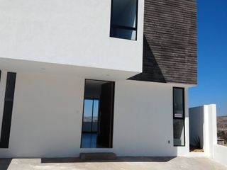 CASA EN VENTA EN LOMALTA TRES MARIAS MORELIA