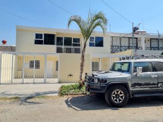 Casa en venta ciudad granja Zapopan, 4 recamaras 3 autos
