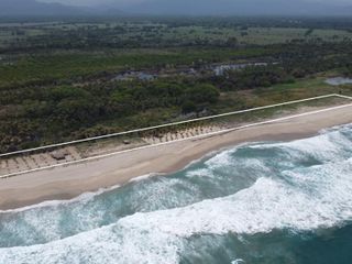 Terreno Frente Al Mar en Playa Cerro Hermoso