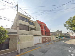 Casa en Venta en Remate, Col. Jardines de Casa Nueva Ecatepec