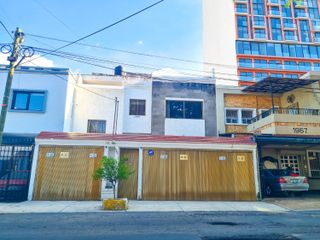 Casa en venta Colonia Americana, a media cuadra de Av. Chapultepec