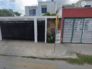 -casa de remate bancario-C. 81  Paseos de Opichen, Mérida, Yucatan.