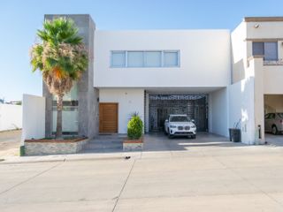 CASA EN VENTA EN SANTA LUCIA RESIDENCIAL