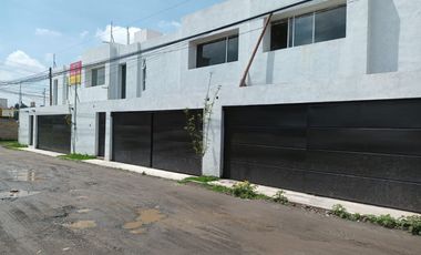 CASA EN VENTA EN ZINACANTEPEC CERCA DEL TREN SUBURBANO