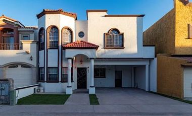 Exclusiva Residencia en venta Zona Consulado, en Bosques del Sol, FRENTE A PARQUE, Cd, Juárez, Chihuahua