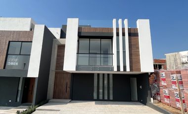 SE VENDE CASA $3,850,000 EN LOMAS DE ANGELOPOLIS