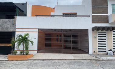 Casa en venta. Fraccionamiento Real del Sur. Villahermosa.