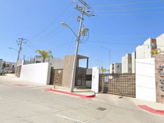 Venta de Remate en Hermosa y Amplia Casa excelente zona Col. Colinas de Baja California, Tijuana.