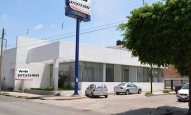 VENDO LOCAL EN BLVD MARIANO ESCOBEDO ZONA PONIENTE DE LEON GUANAJUATO, IDEAL PARA CORPORATIVOS, BANCOS