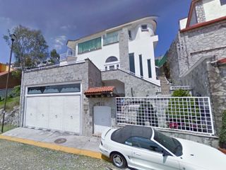 Casa en buenas condiciones ubicada en Naucalpan.