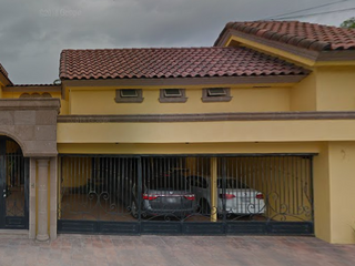 Remate preciosa casa en Vía Clodia, Monterrey, Nuevo León