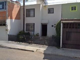 Casa en Venta en C. Maciso Tibesti, 76116 Santiago de Querétaro, Qro.