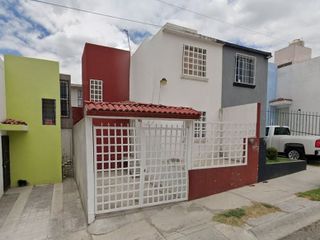 Casa en venta con gran plusvalía de remate dentro de  Privada del Carmen 105, La Huerta, 76114 Santiago de Querétaro, Qro., México