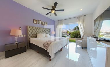 Departamento en venta Isla Real de 2 recámaras en Isla Dorada Zona Hotelera Cancún