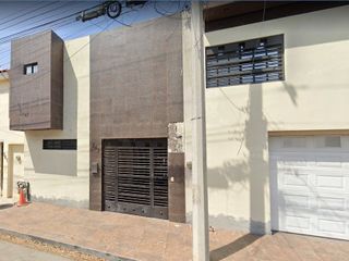 CASA EN VENTA DE RECUPERACIÓN BANCARIA EN Calle Carlos Orozco, Residencial Roble 5o Sector, San Nicolás de los Garza, Nuevo León, México