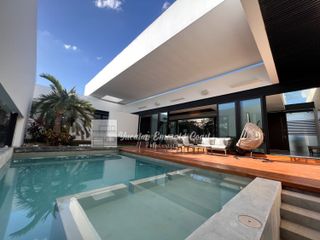 Stunning residence for sale in Montecristo