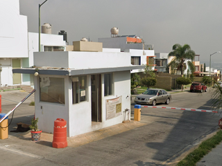¡¡Atención Inversionistas!! Amplia y linda Casa en Remate Bancario Col. Terralta, Jalisco.