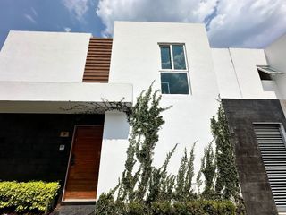 *Casa en RENTA totalmente amueblada dentro de Terrazas Greenliving, Tres Marías