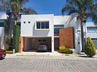 Casa Nueva en Renta en Fraccionamiento Valle Real, Zona Lomas de Angelopolis